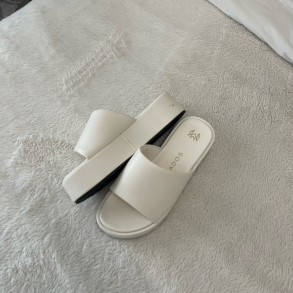 Platform Sandals 🌴🕊️ - Picture 2 of 4